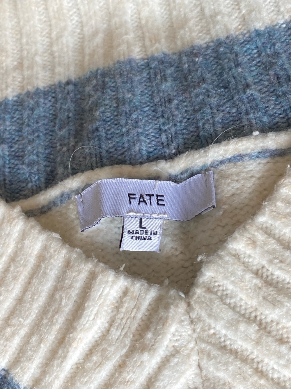 FATE Merino Wool Cricket Sweater Size M New White Blue V-Neck Thick Knit
FATE s - Picture 4 of 6